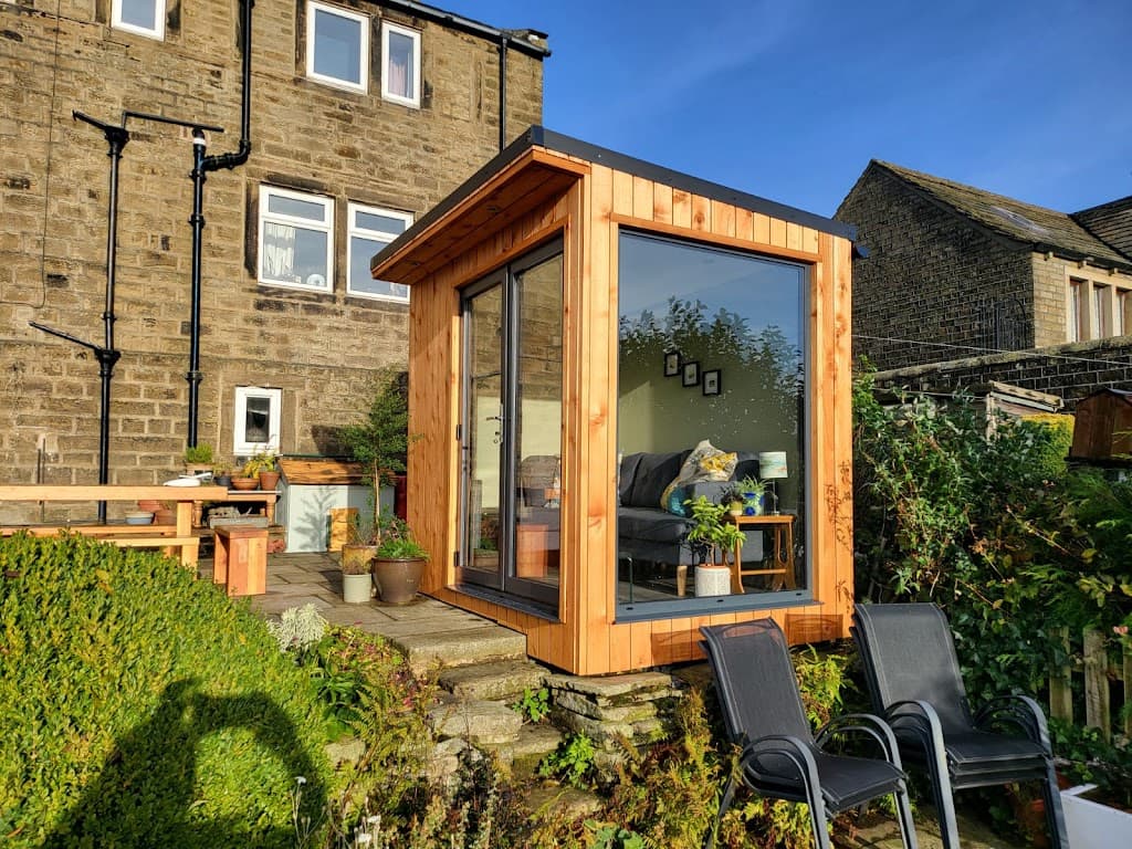 White Rose Garden Rooms