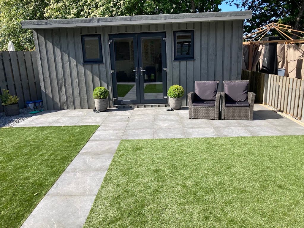 AKI Landscaping and Garden rooms