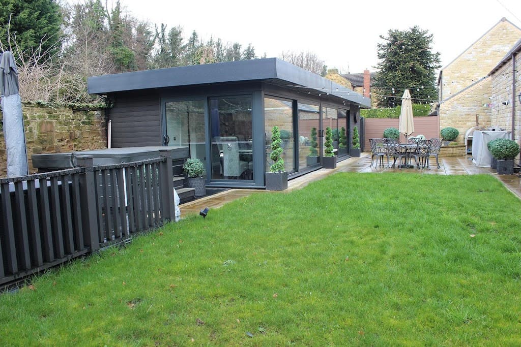 Deluxe Garden Rooms UK