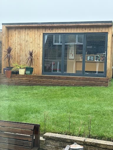 White Rose Garden Rooms — Customer photo