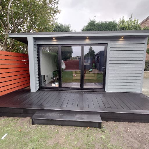 White Rose Garden Rooms — Customer photo