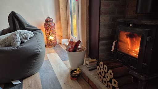 White Rose Garden Rooms — Customer photo